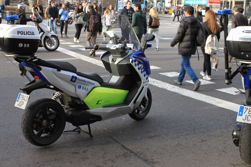 BMW Scooter Cop